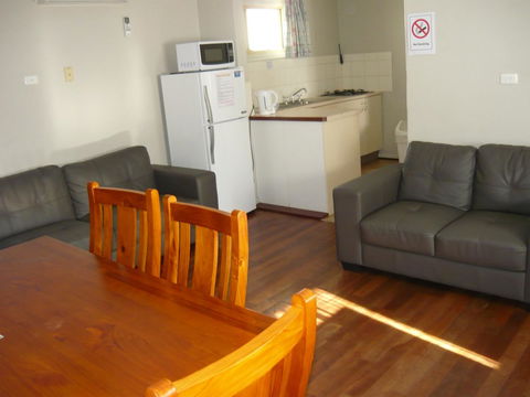 Albany Apartments - Mackay Tourism 3