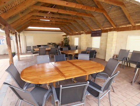 Bunbury Motel And Apartments - Mackay Tourism 9