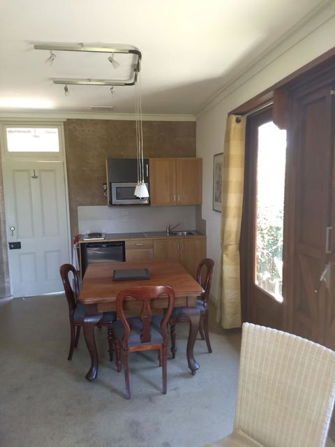 Hotham Ridge Estate - Mackay Tourism 12