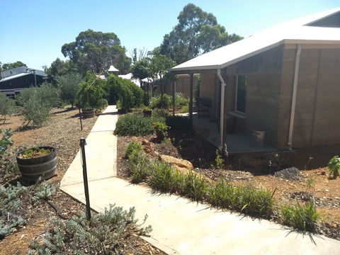 Hotham Ridge Estate - Mackay Tourism 14
