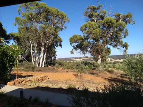 Hotham Ridge Estate - Mackay Tourism 19