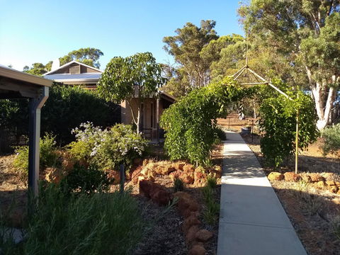 Hotham Ridge Estate - Mackay Tourism 4