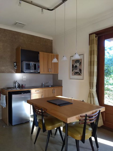 Hotham Ridge Estate - Mackay Tourism 3