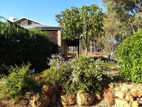 Hotham Ridge Estate - Mackay Tourism 18
