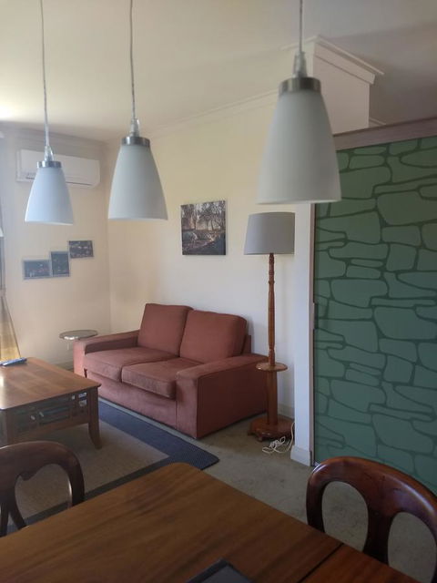 Hotham Ridge Estate - Mackay Tourism 11