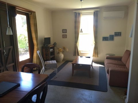 Hotham Ridge Estate - Mackay Tourism 10