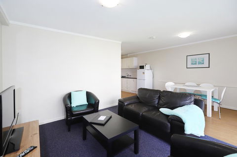 West Beach Lagoon 202 - Quiet & Ground Floor! - Mackay Tourism 11