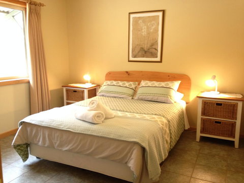 Riverside Retreat Chalets, Walpole - Mackay Tourism 12
