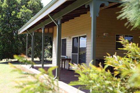 Riverside Retreat Chalets, Walpole - Mackay Tourism 5