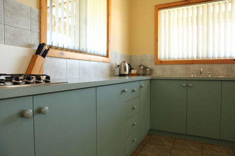 Riverside Retreat Chalets, Walpole - Mackay Tourism 11