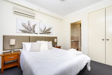 Oversized Eastend Sleeps 6 Free PARKING+POOL WIFI - Mackay Tourism 18