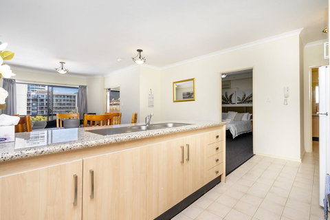 Oversized Eastend Sleeps 6 Free PARKING+POOL WIFI - Mackay Tourism 4