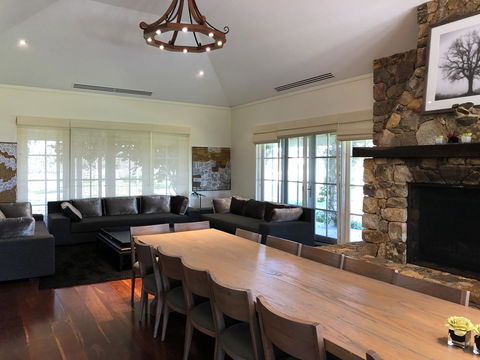 Caves Road Guest Houses - Mackay Tourism 12