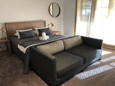 Caves Road Guest Houses - Mackay Tourism 22