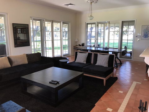 Caves Road Guest Houses - Mackay Tourism 0