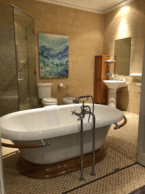 Caves Road Guest Houses - Mackay Tourism 13