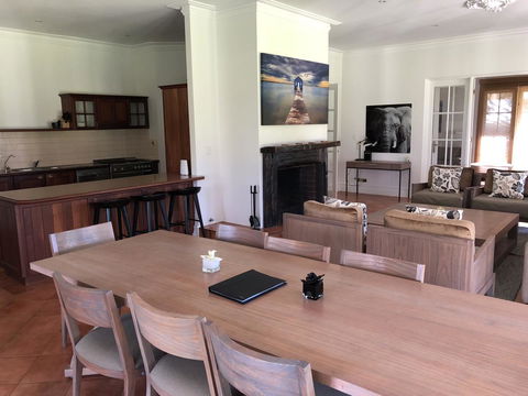 Caves Road Guest Houses - Mackay Tourism 15