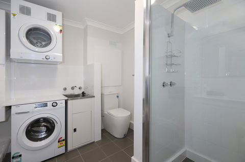 West Beach Lagoon 218 - Outstanding Value! - Mackay Tourism 10