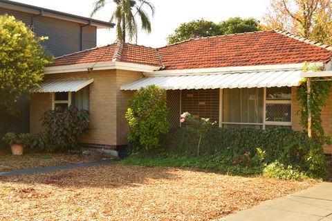 Midgard Cottage - Great Location & Close To Airport - Mackay Tourism 16