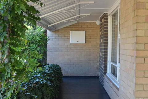 Midgard Cottage - Great Location & Close To Airport - Mackay Tourism 9
