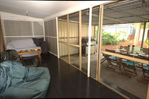 Midgard Cottage - Great Location & Close To Airport - Mackay Tourism 24