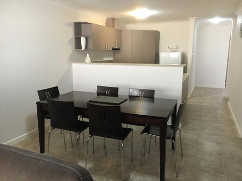 Geographe Bay Apartment - Mackay Tourism 12
