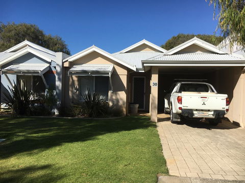 Geographe Bay Apartment - Mackay Tourism 11