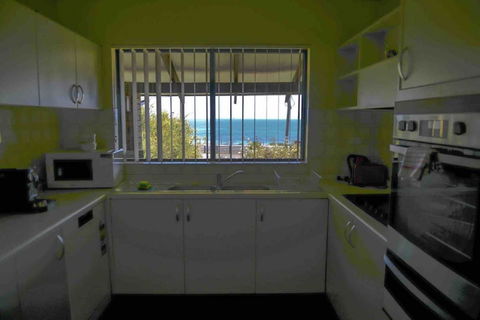 Geraldton Holliday Villas - Mackay Tourism 3