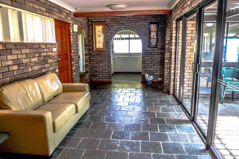Geraldton Holliday Villas - Mackay Tourism 9