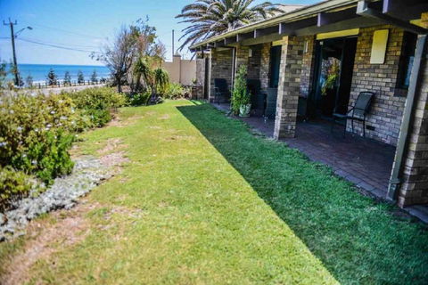 Geraldton Holliday Villas - Mackay Tourism 1
