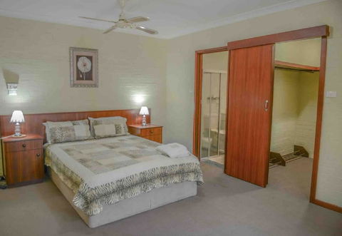 Geraldton Holliday Villas - Mackay Tourism 4