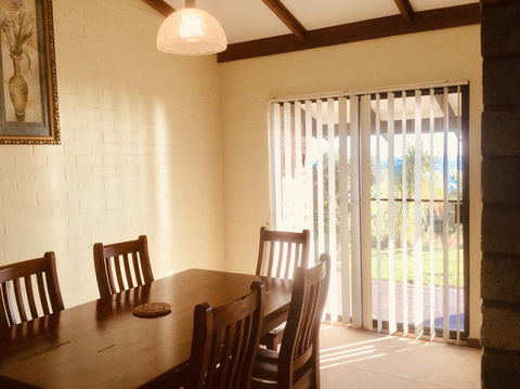 Geraldton Holliday Villas - Mackay Tourism 29