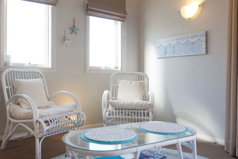 Fremantle Local Beach Studio - Mackay Tourism 15