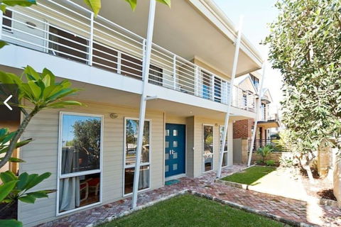 Fremantle Local Beach Studio - Mackay Tourism 20