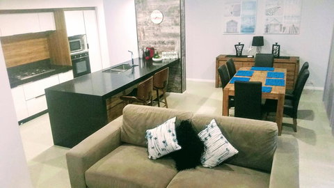 Mandurah Beach Front Apartment - Mackay Tourism 17