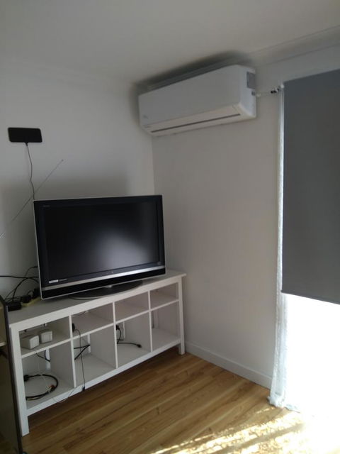 DIANELLA Budget Rooms Happy Place To Stay - Mackay Tourism 32