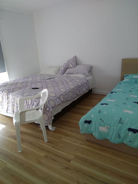 DIANELLA Budget Rooms Happy Place To Stay - Mackay Tourism 13