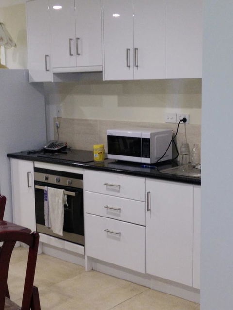 DIANELLA Budget Rooms Happy Place To Stay - Mackay Tourism 25