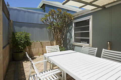 Albany Harbourside Apartments And Houses - Mackay Tourism 5