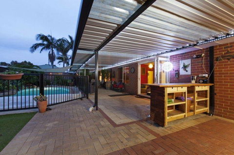 The Entertainer - Mackay Tourism 5