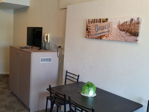 Mandurah Foreshore Motel - Mackay Tourism 10