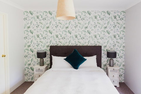 Margaret River Holiday Cottages - Mackay Tourism 18