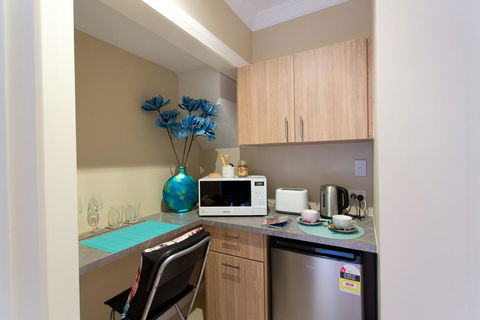 Sorrento Beach Manor - Mackay Tourism 25