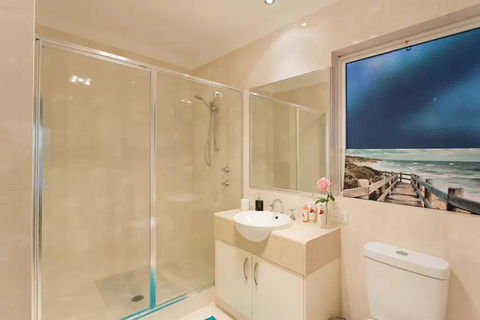 Sorrento Beach Manor - Mackay Tourism 21