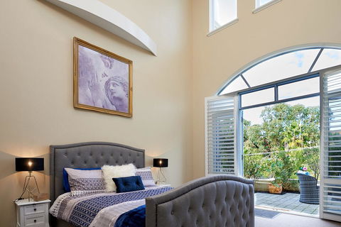Sorrento Beach Manor - Mackay Tourism 2