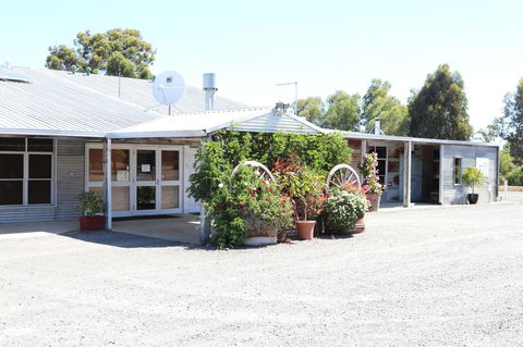 Kendenup Cottages And Lodge - Mackay Tourism 33