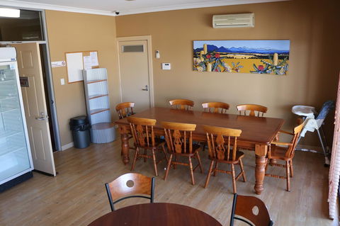 Kendenup Cottages And Lodge - Mackay Tourism 39