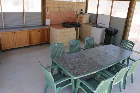 Kendenup Cottages And Lodge - Mackay Tourism 21