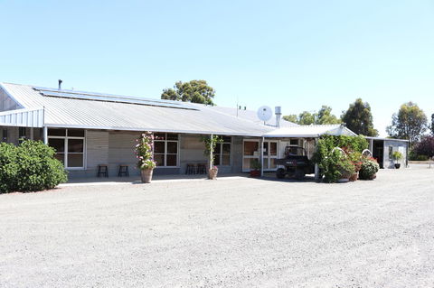 Kendenup Cottages And Lodge - Mackay Tourism 35