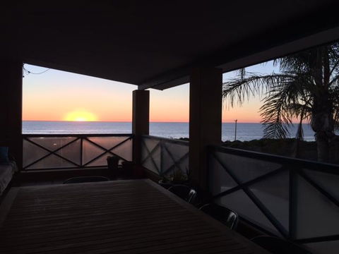 Surf Views - Mackay Tourism 0